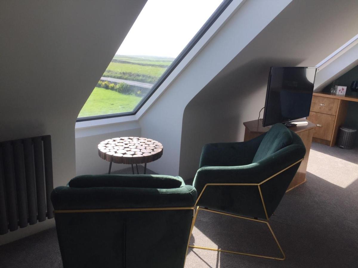 Ceol Na Dtonnta Hotel Doolin Exterior photo