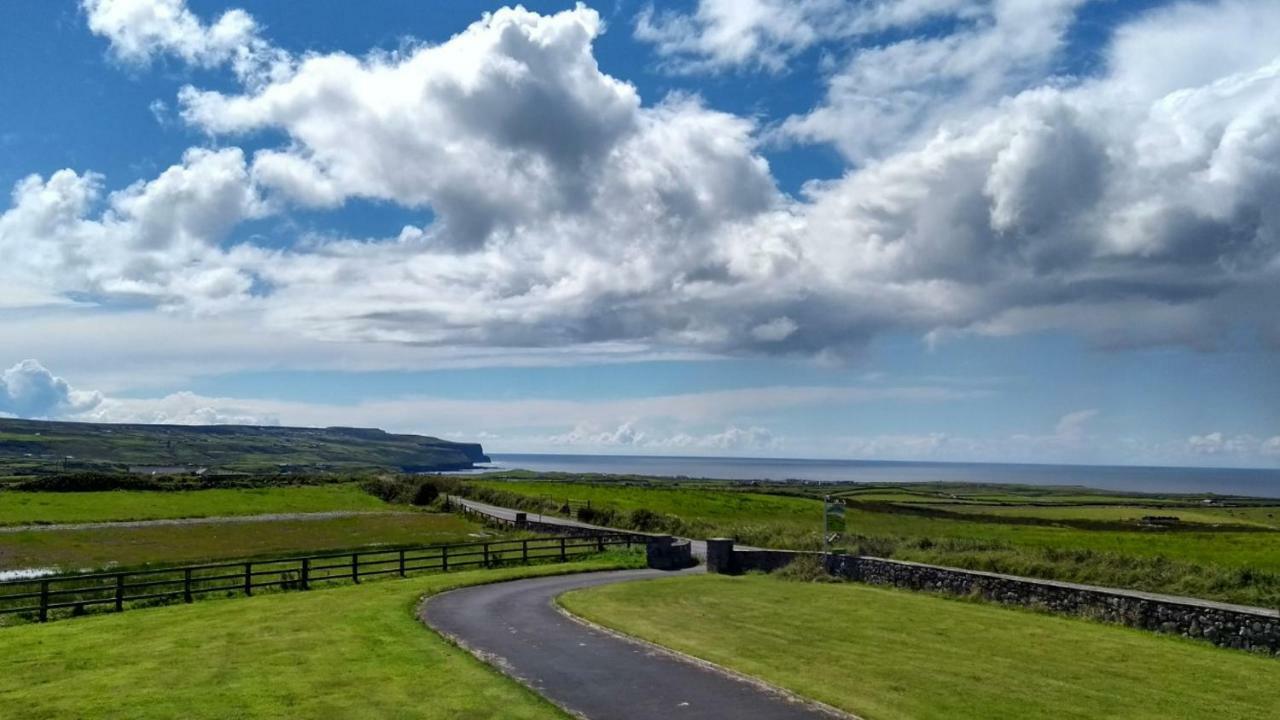 Ceol Na Dtonnta Hotel Doolin Exterior photo