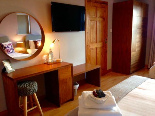 Ceol Na Dtonnta Hotel Doolin Exterior photo